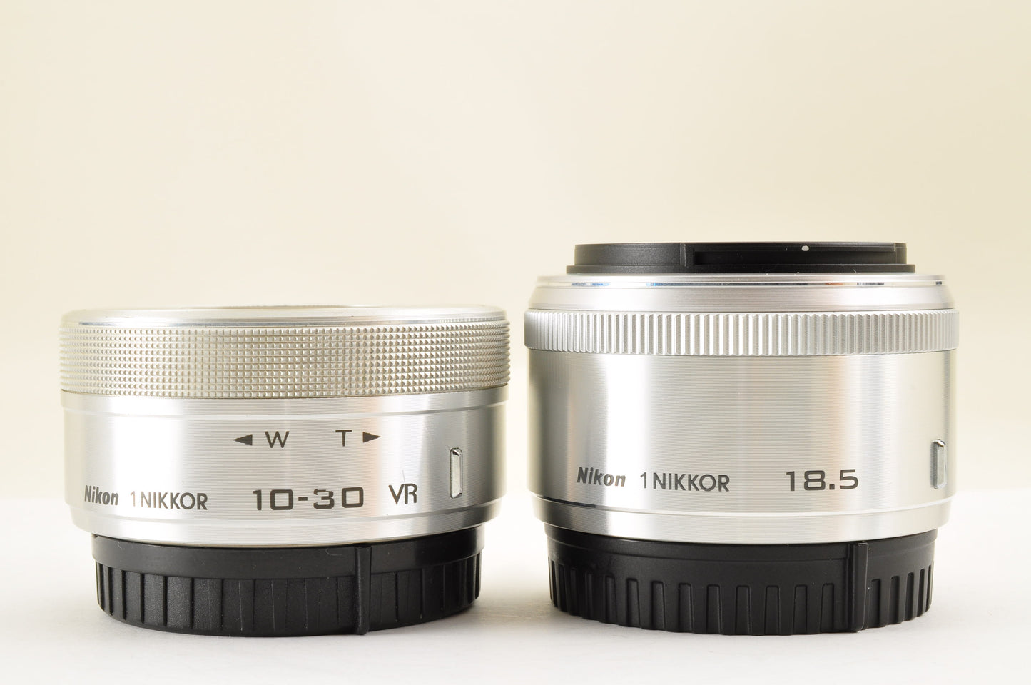 [US Duty Paid] Nikon 1 J5 Silver Double Lens Kit 10-30mm & 18.5mm SC: 1652 USA