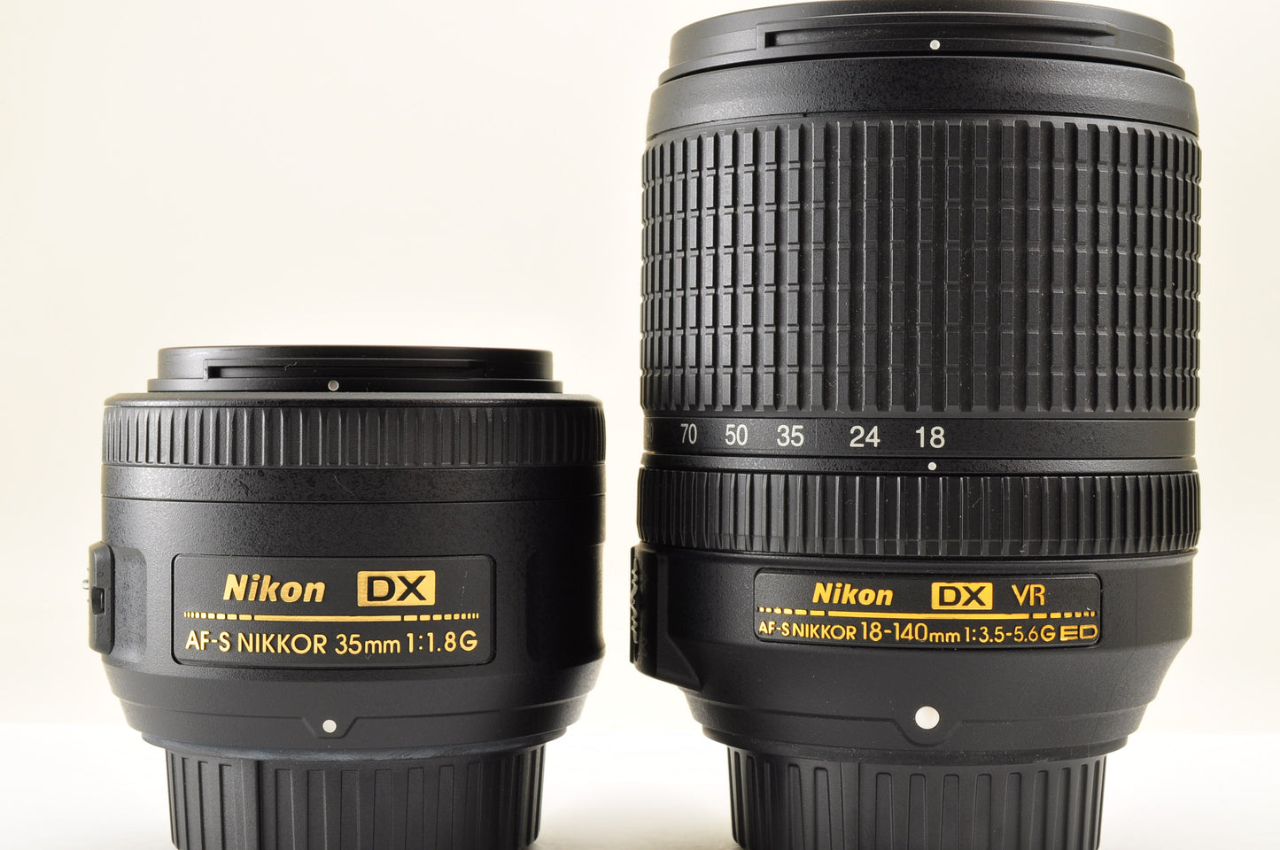 [Top Mint SC: 5804] Nikon D5600 24.2 MP DSLR 18-140mm VR Kit &35mm F/1.8 G USA
