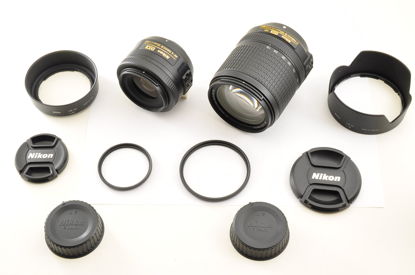 [Top Mint SC: 5804] Nikon D5600 24.2 MP DSLR 18-140mm VR Kit &35mm F/1.8 G USA