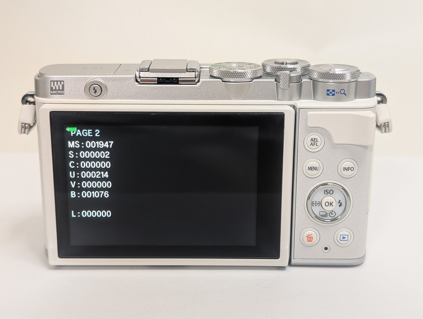 [US Duty Paid] OLYMPUS PEN E-P7 Mirrorless Camera White W zoom lens Kit US ship