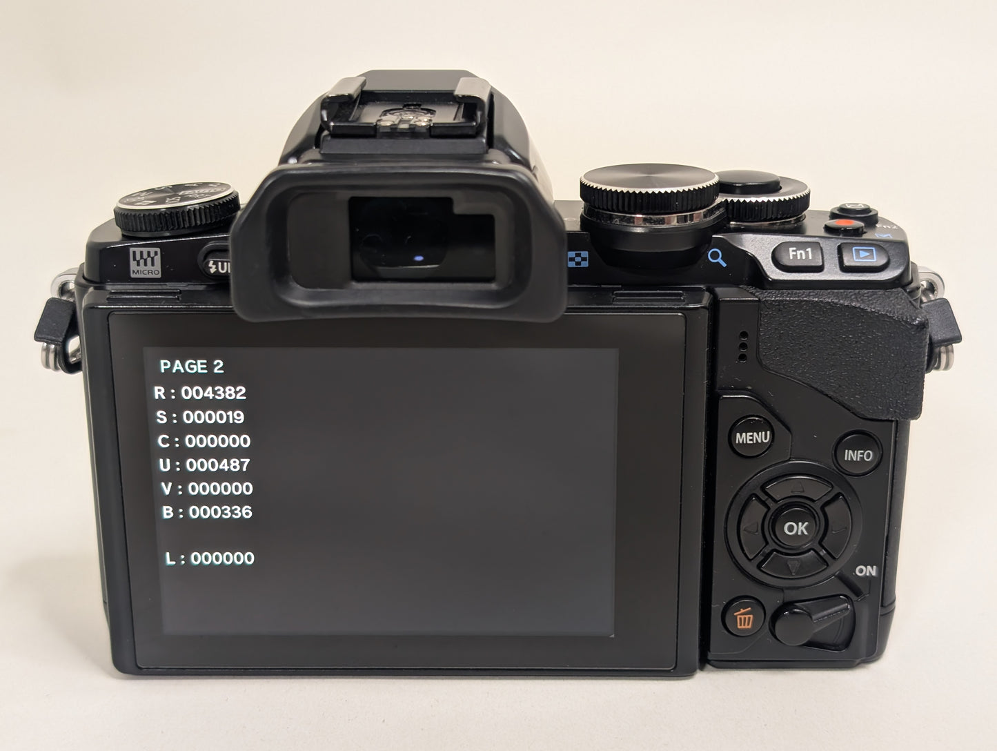 [US Duty Paid] OLYMPUS OM-D E-M10 Mirrorless Camera w/ 14-42mm 40-150mm Lens US