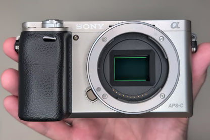 [US Duty Paid] SONY A6000 ILCE-6000Y SILVER w/ SELP1650 & SEL55210 SC:10320 USA