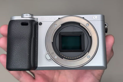 [Top Mint+ Count: 2004] Sony ILCE-6400Y a6400 Silver w/ SELP1650 SEL55210 USA