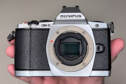 [Mint+] OLYMPUS OM-D E-M5 Silver Digital mirrorless w/ 12-50mm EZ Ship from US
