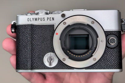 [US Duty Paid] OLYMPUS PEN E-P7 Mirrorless Camera Silver Body only US Ships
